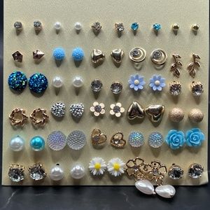 30 pairs of earrings